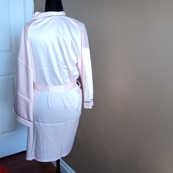 New Pink Kimono Bathrobe - Picture 5 of 10